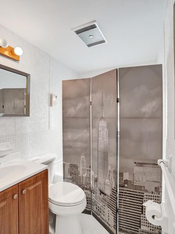8 SE 8TH Street, Fort Lauderdale, FL 33316
