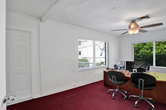 8 SE 8TH Street, Fort Lauderdale, FL 33316