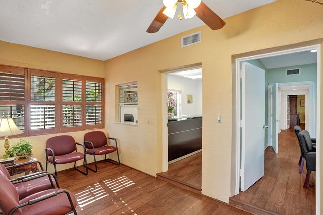 8 SE 8TH Street, Fort Lauderdale, FL 33316