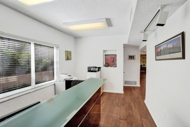 8 SE 8TH Street, Fort Lauderdale, FL 33316