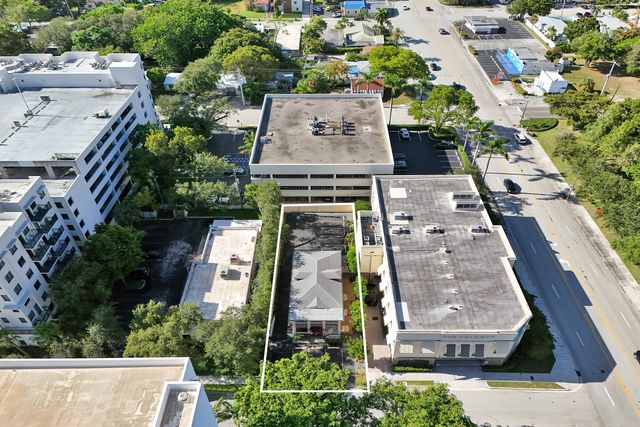 8 SE 8TH Street, Fort Lauderdale, FL 33316