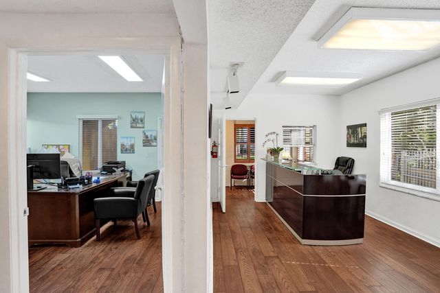 8 SE 8TH Street, Fort Lauderdale, FL 33316