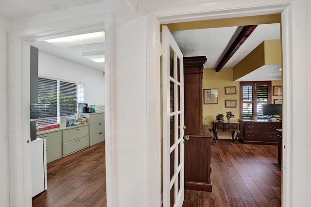 8 SE 8TH Street, Fort Lauderdale, FL 33316