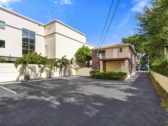 8 SE 8TH Street, Fort Lauderdale, FL 33316