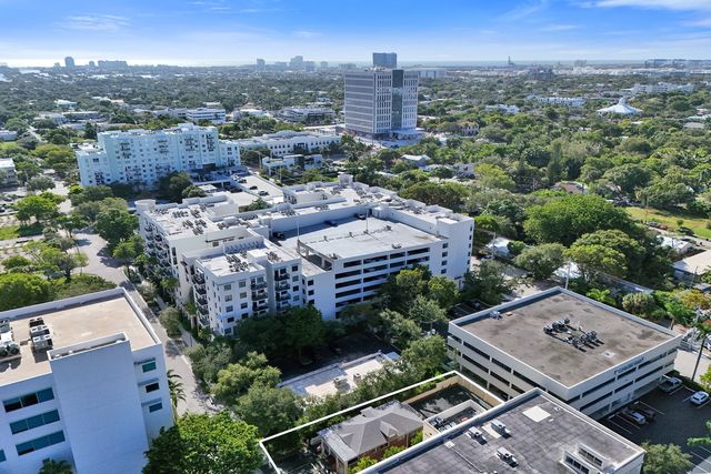 8 SE 8TH Street, Fort Lauderdale, FL 33316