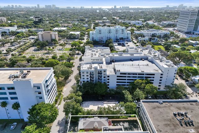 8 SE 8TH Street, Fort Lauderdale, FL 33316