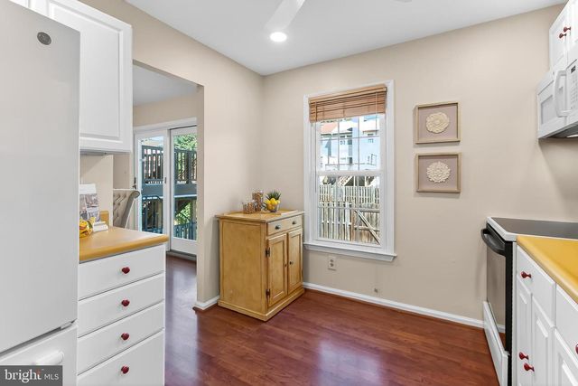 2810 ANDIRON LN, Vienna, VA 22180