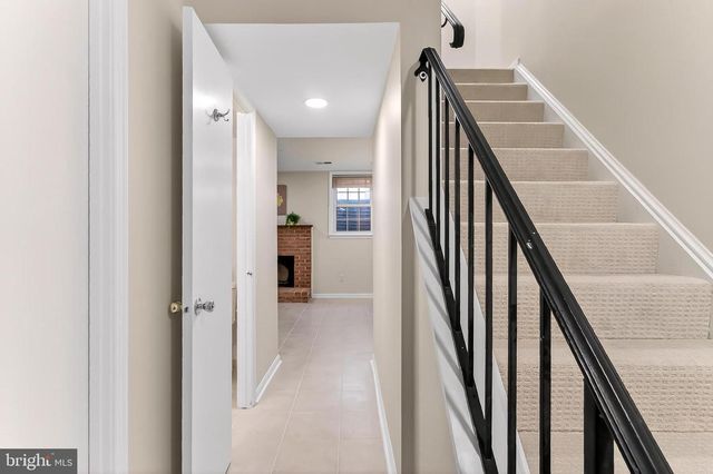 2810 ANDIRON LN, Vienna, VA 22180