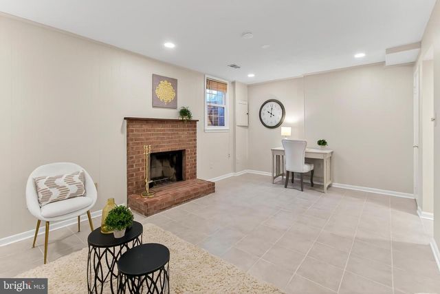 2810 ANDIRON LN, Vienna, VA 22180