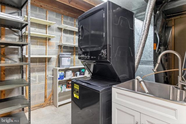 2810 ANDIRON LN, Vienna, VA 22180