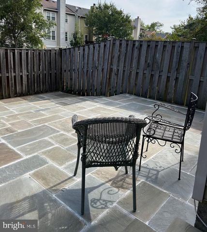 2810 ANDIRON LN, Vienna, VA 22180