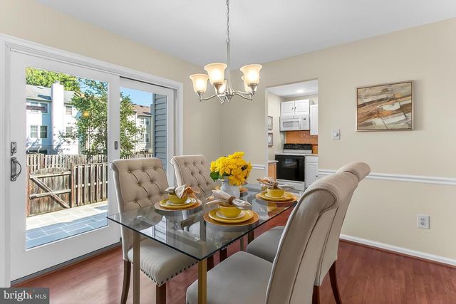 2810 ANDIRON LN, Vienna, VA 22180