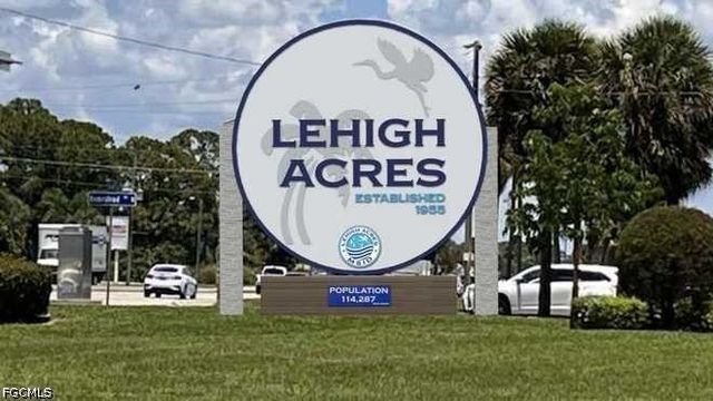 662 Ladd ST, Lehigh Acres, FL 33974