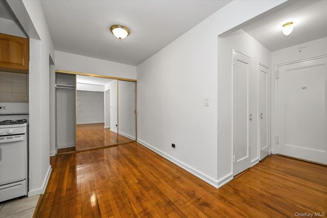 82-40 Austin Street 6K, Kew Gardens, NY 11415