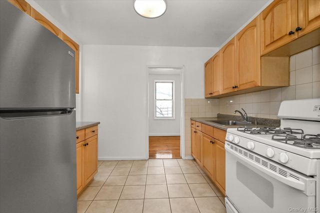 82-40 Austin Street 6K, Kew Gardens, NY 11415