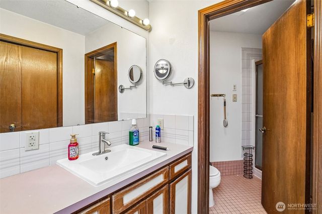 28400 16th Avenue S, Federal Way, WA 98003