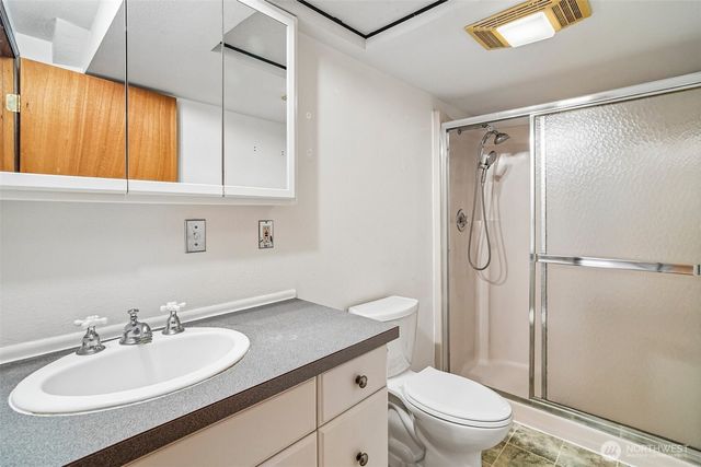 28400 16th Avenue S, Federal Way, WA 98003