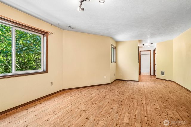 28400 16th Avenue S, Federal Way, WA 98003