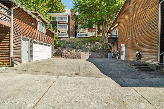 28400 16th Avenue S, Federal Way, WA 98003