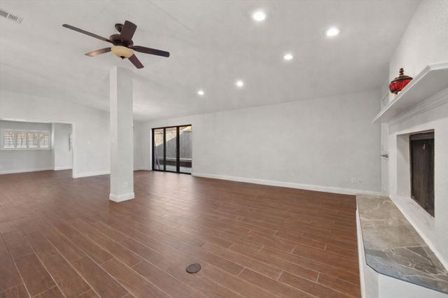 611 Westview Avenue, Fort Worth, TX 76107