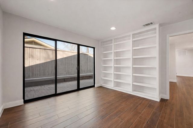 611 Westview Avenue, Fort Worth, TX 76107