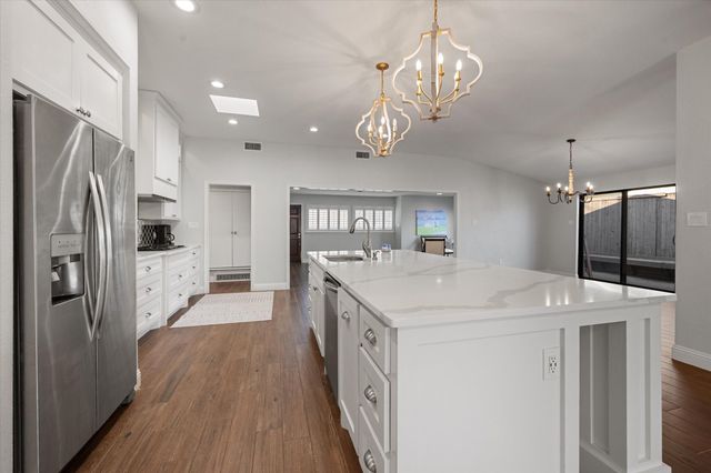 611 Westview Avenue, Fort Worth, TX 76107