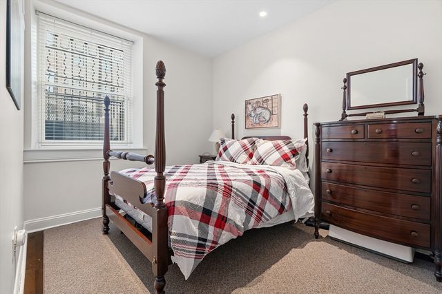 10 Charlesgate E 2, Boston, MA 02215