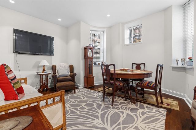 10 Charlesgate E 2, Boston, MA 02215