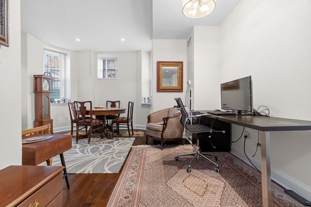 10 Charlesgate E 2, Boston, MA 02215
