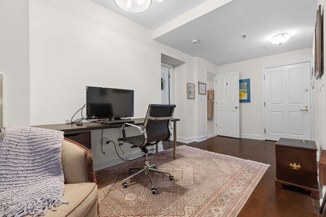 10 Charlesgate E 2, Boston, MA 02215
