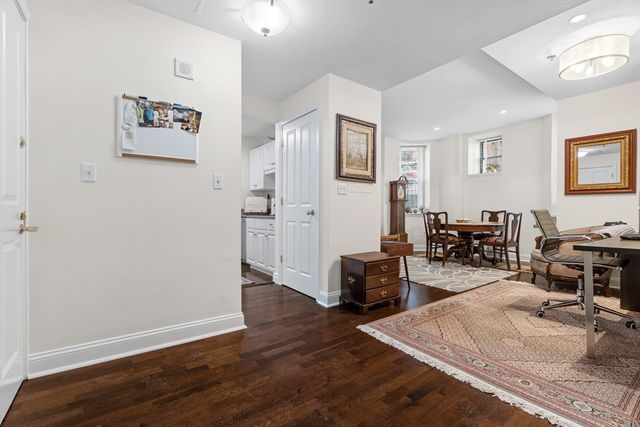 10 Charlesgate E 2, Boston, MA 02215