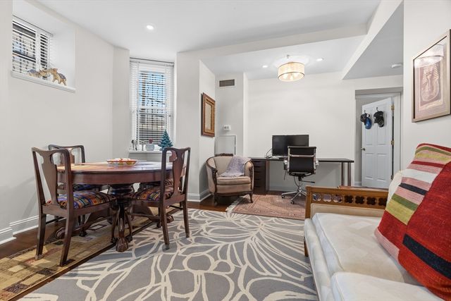 10 Charlesgate E 2, Boston, MA 02215