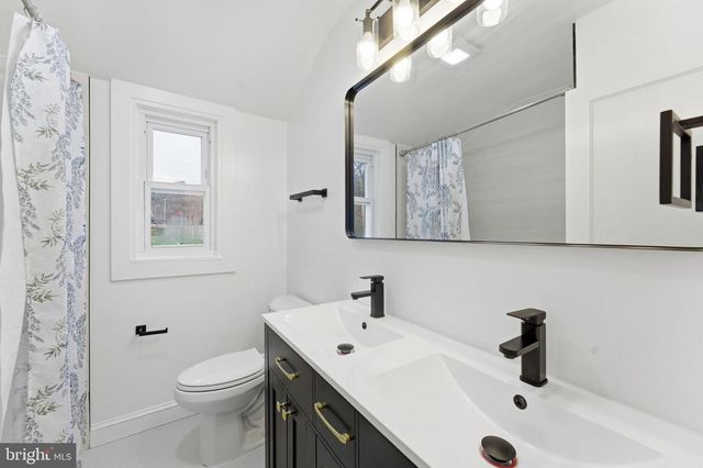 4243 HILDRETH ST SE, Washington, DC 20019