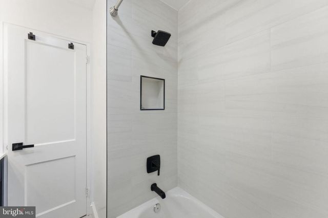 4243 HILDRETH ST SE, Washington, DC 20019