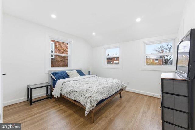 4243 HILDRETH ST SE, Washington, DC 20019