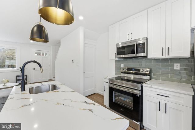 4243 HILDRETH ST SE, Washington, DC 20019