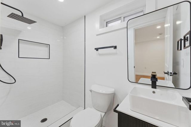 4243 HILDRETH ST SE, Washington, DC 20019