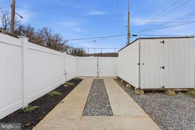 4243 HILDRETH ST SE, Washington, DC 20019