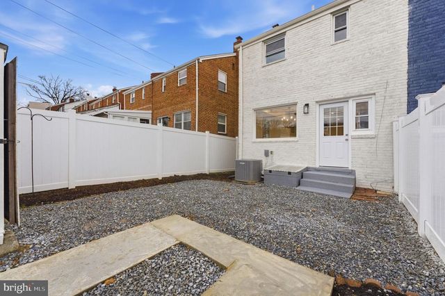 4243 HILDRETH ST SE, Washington, DC 20019