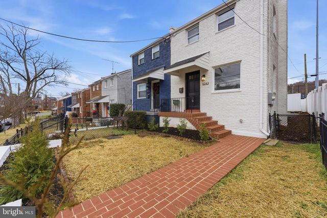 4243 HILDRETH ST SE, Washington, DC 20019