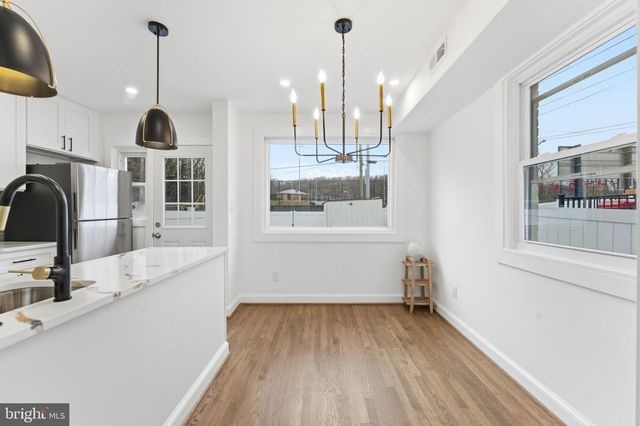 4243 HILDRETH ST SE, Washington, DC 20019