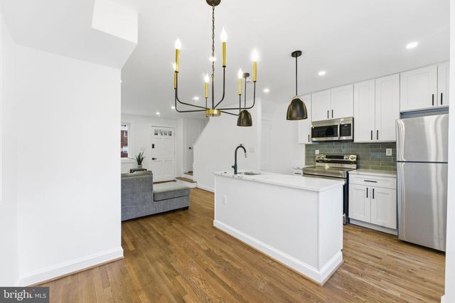 4243 HILDRETH ST SE, Washington, DC 20019