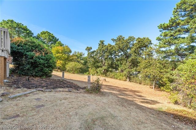 909 N 8th Street, Van Buren, AR 72956