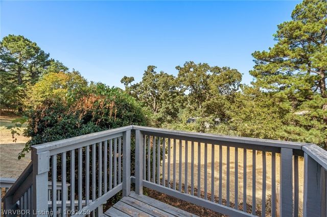 909 N 8th Street, Van Buren, AR 72956