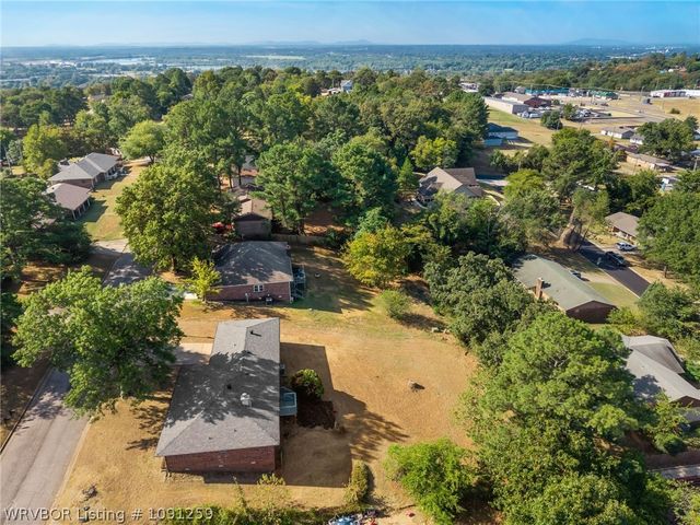 909 N 8th Street, Van Buren, AR 72956