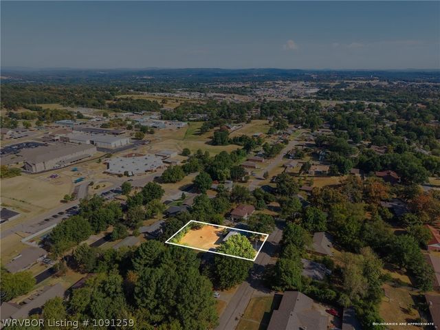 909 N 8th Street, Van Buren, AR 72956