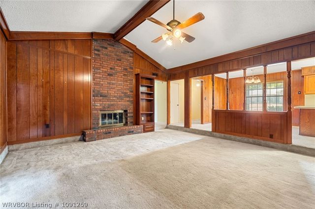 909 N 8th Street, Van Buren, AR 72956