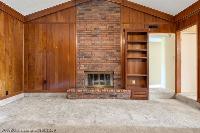 909 N 8th Street, Van Buren, AR 72956