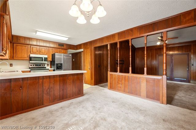 909 N 8th Street, Van Buren, AR 72956