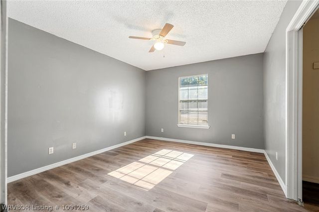 909 N 8th Street, Van Buren, AR 72956